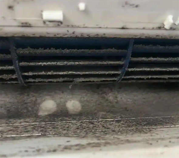 扬中空调吹的风有股烧焦味是怎么回事